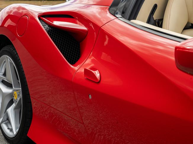 FERRARI F8 Spider Photo 33