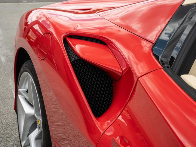 FERRARI F8 Spider Photo 34