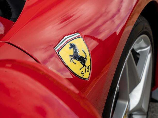 FERRARI F8 Spider Photo 35