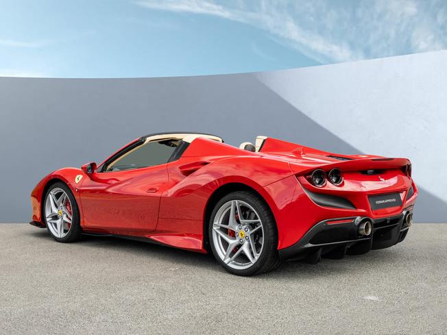 FERRARI F8 Spider Photo 4