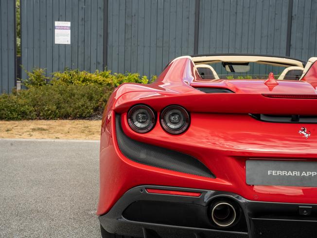 FERRARI F8 Spider Photo 42