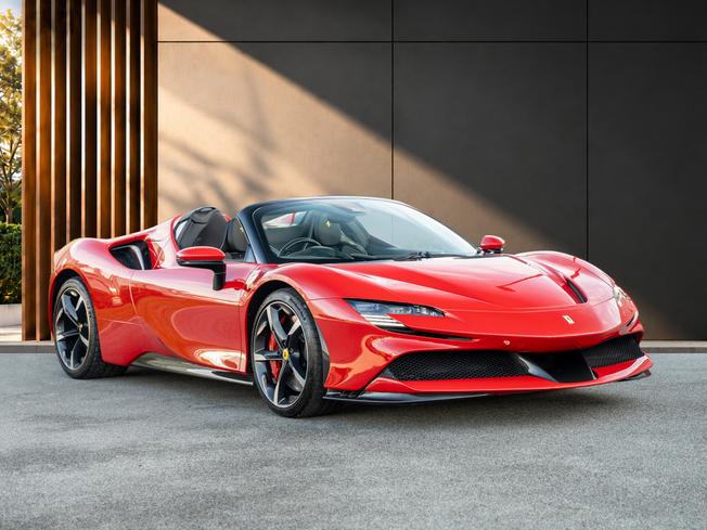 FERRARI Sf90 Photo 1