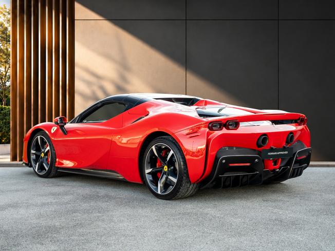 FERRARI Sf90 Photo 10