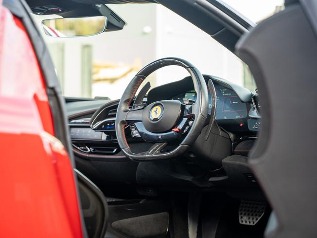 FERRARI Sf90 Photo 12