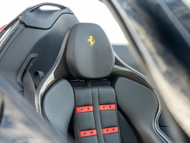FERRARI Sf90 Photo 16