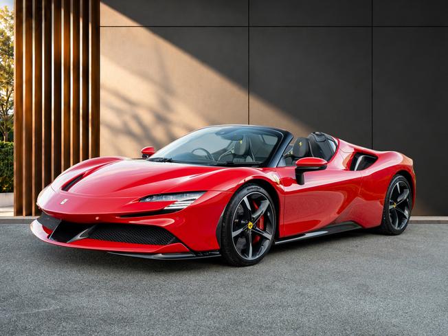 FERRARI Sf90 Photo 2