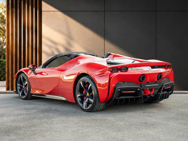 FERRARI Sf90 Photo 4