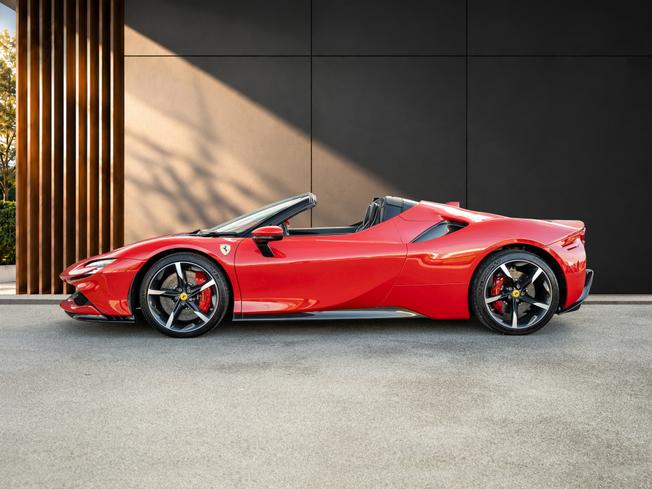 FERRARI Sf90 Photo 6