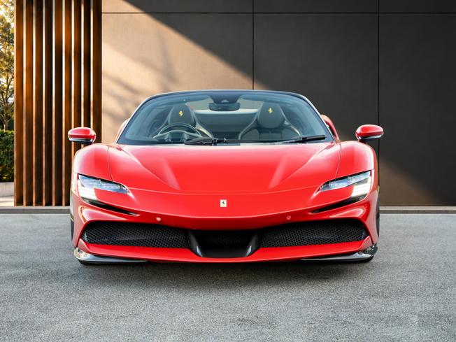 FERRARI Sf90 Photo 7