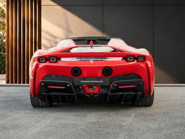 FERRARI Sf90 Photo 8