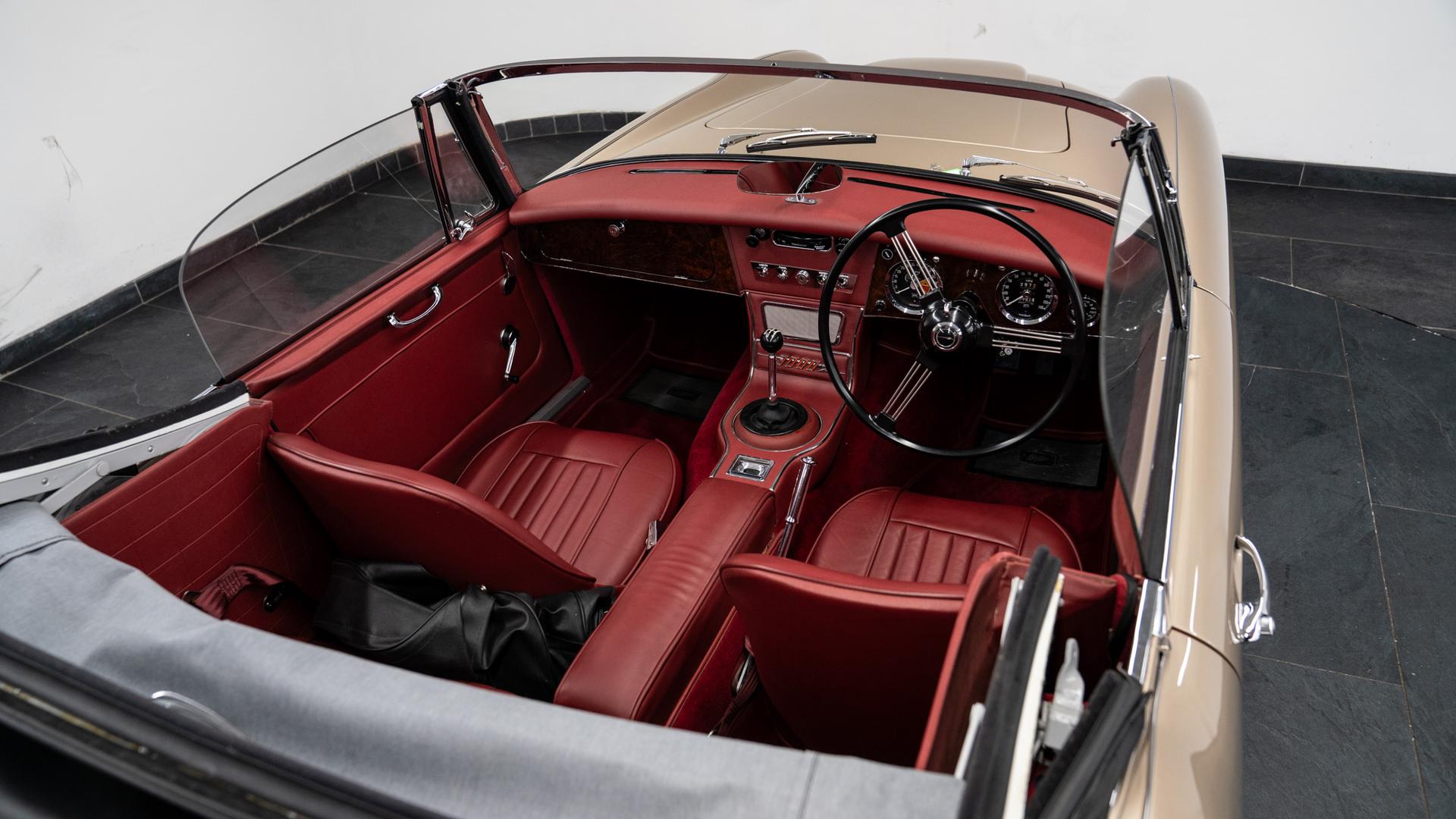 Austin Healey Photo a00b0515-1d7b-4dc7-ae5a-6add52bd9e8f.jpg