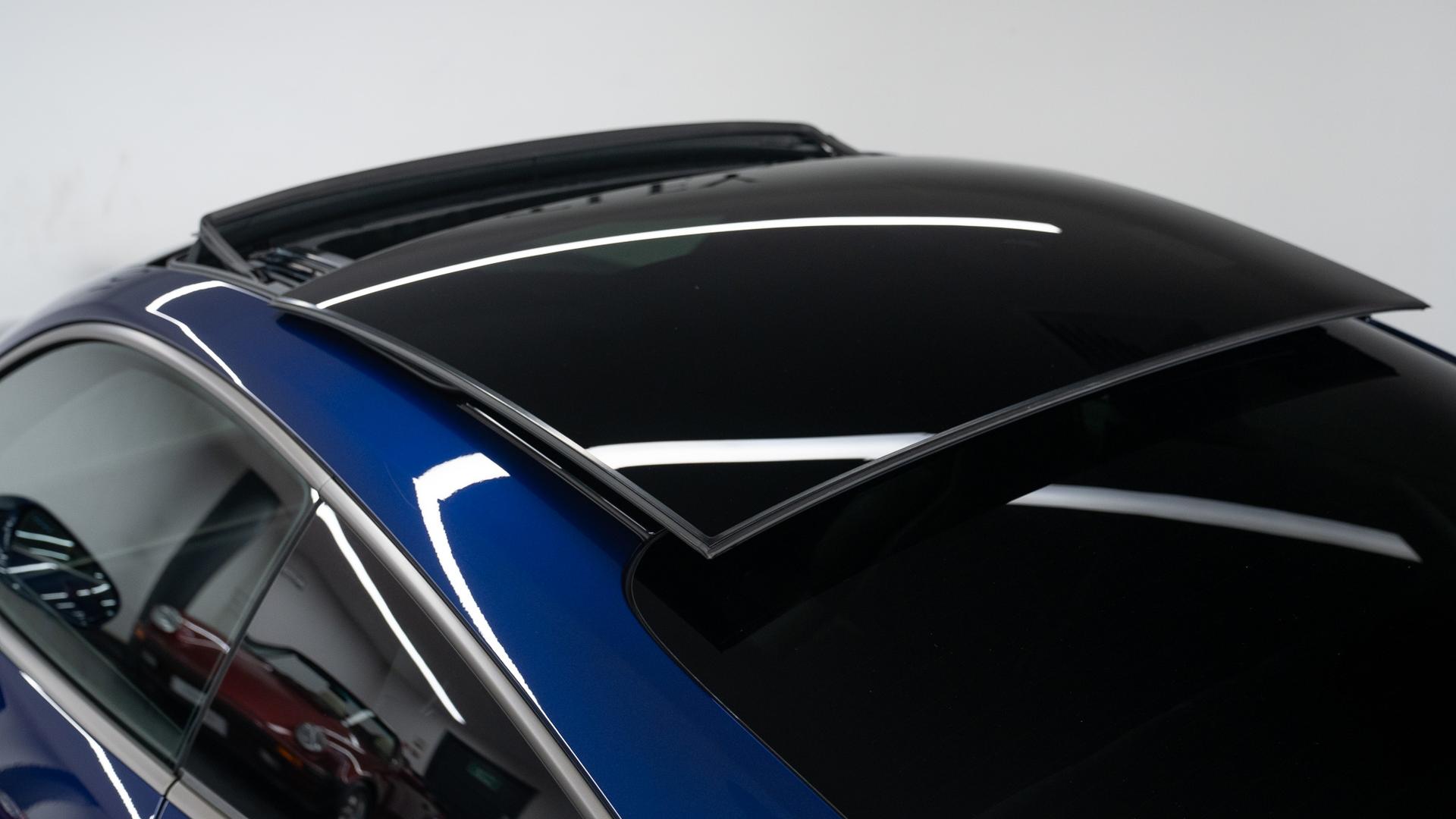 Porsche 911 Photo a00c8ac0-11ca-4d86-93f7-7cc6fb67f1b6.jpg