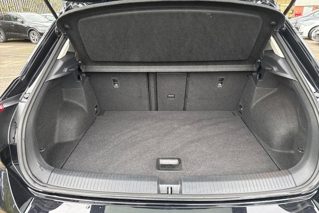 Volkswagen T-Roc Photo 9