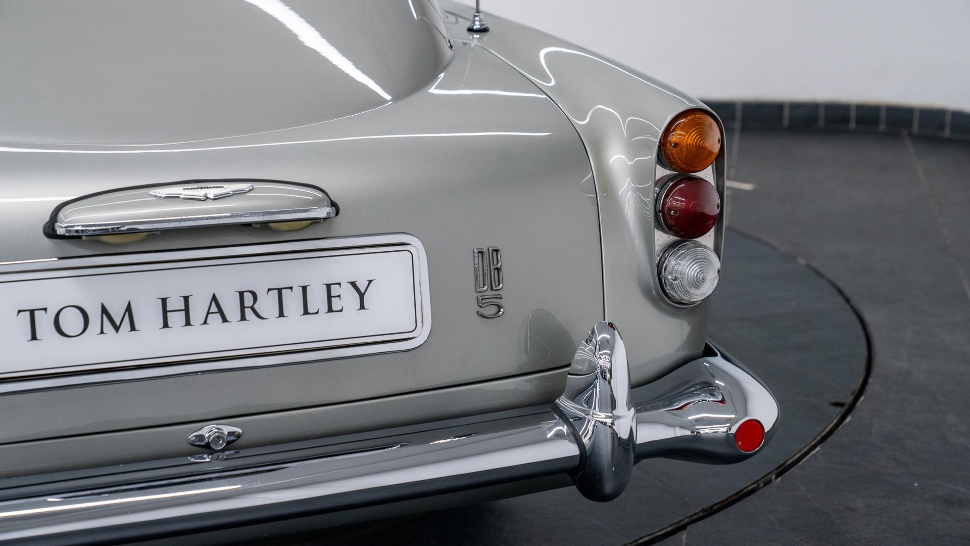 Aston Martin DB5 Photo a01b9672-5ef1-4d8e-bab1-8a5517226327.jpg