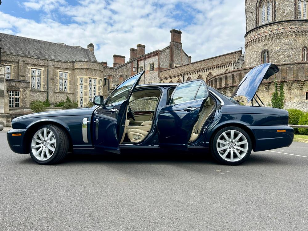 Used Jaguar XJ MM08KKG 17