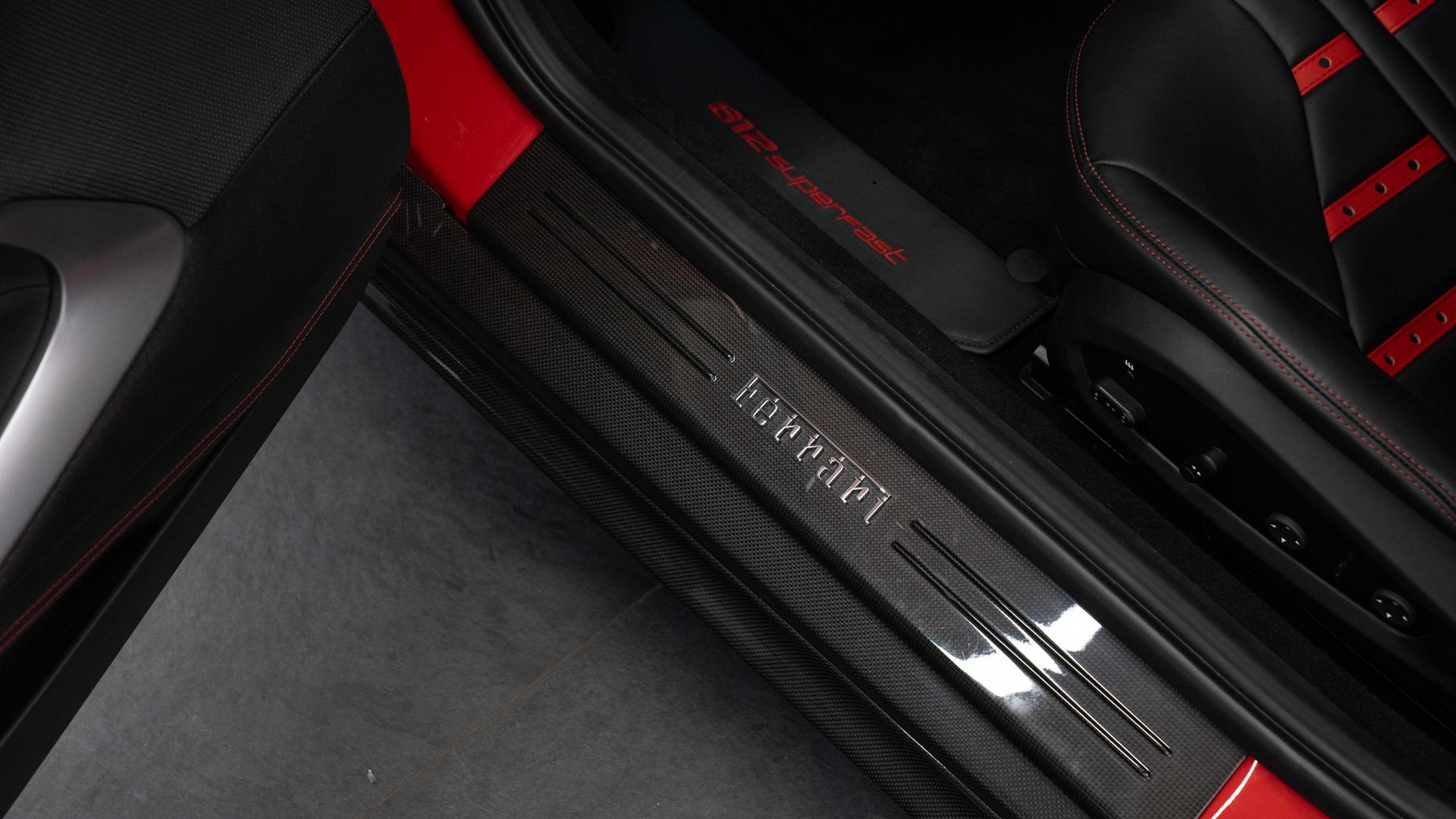 Ferrari 812 Photo a0251eea-ad34-4647-8e09-ff8f611c1f17.jpg