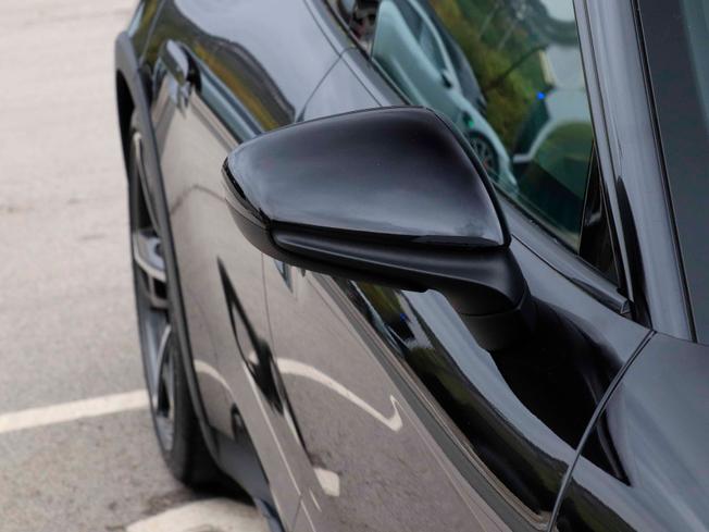 PORSCHE Taycan Photo 13