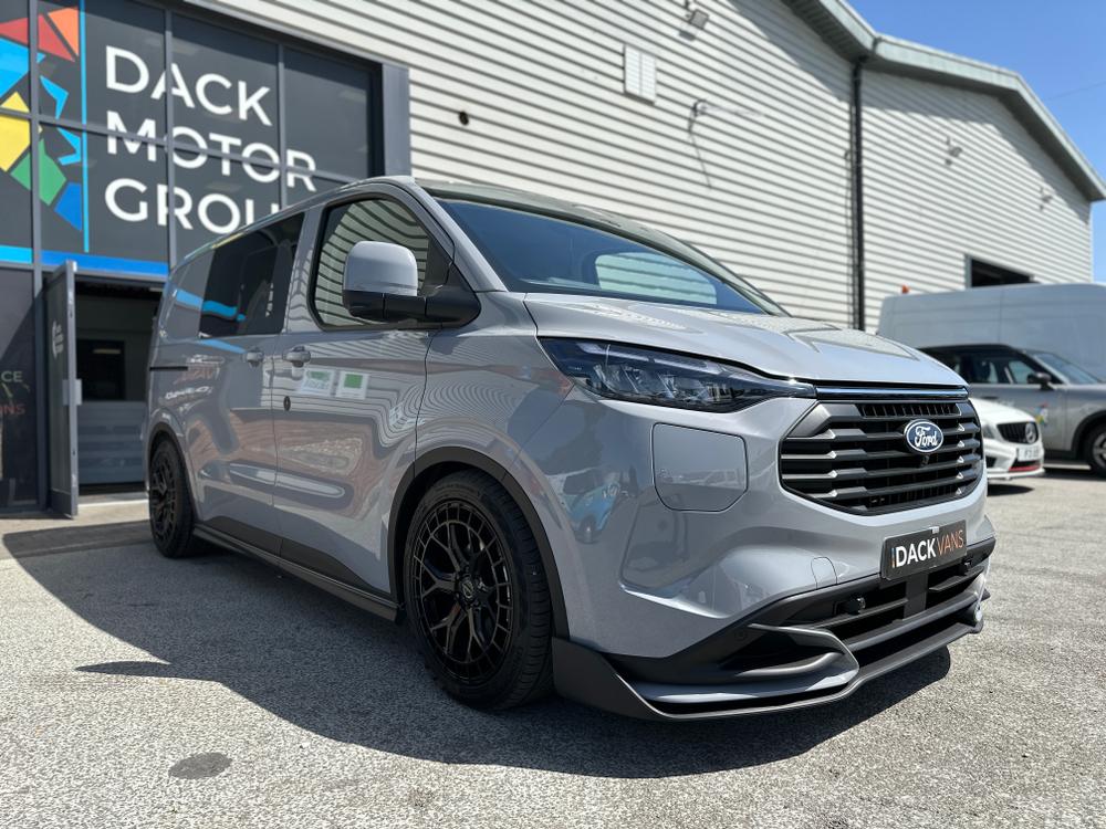 Ford Transit Custom Photo a04ab9bd-2a3e-42cd-8351-170db8c38d17.jpg