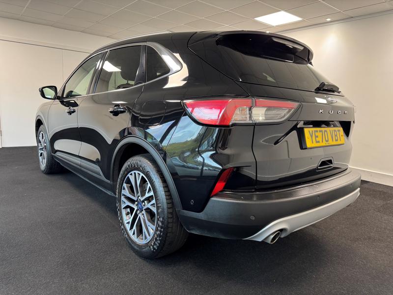 Ford Kuga Photo a05f5ebb-6622-4bab-8b13-6f84801f3ff6.jpg