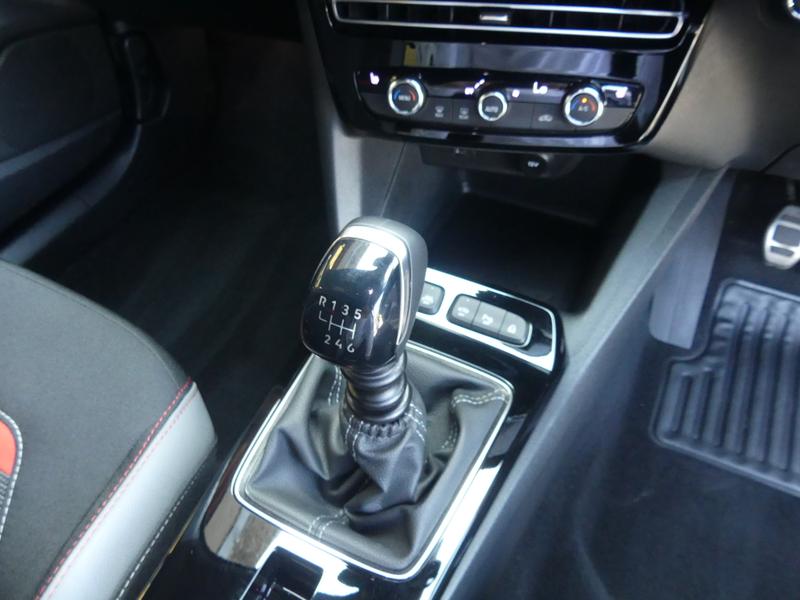 Vauxhall Mokka Photo a0756537-b88e-49fb-a97a-1507c76944f6.jpg