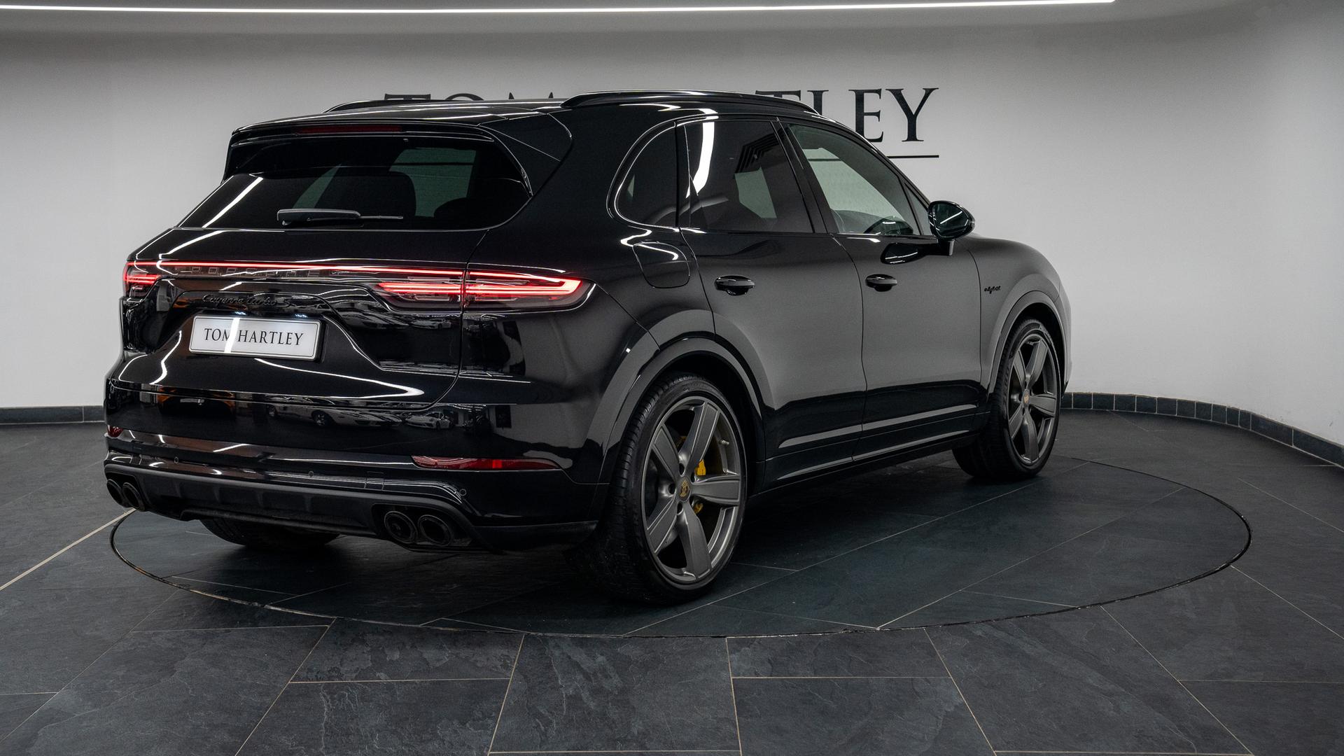 Porsche Cayenne Photo a076b287-7c80-40fe-b3fc-b212e24ba704.jpg