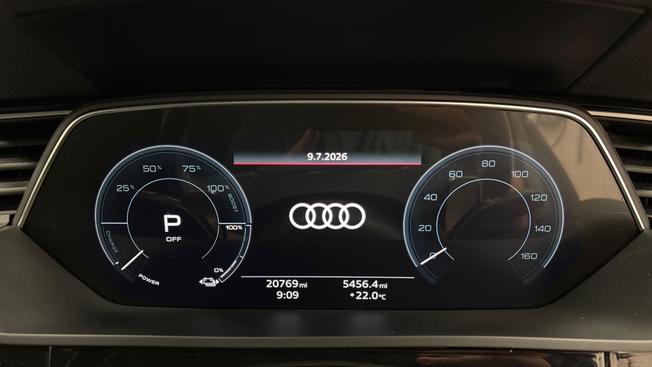 Audi Q8 e-tron Photo 9