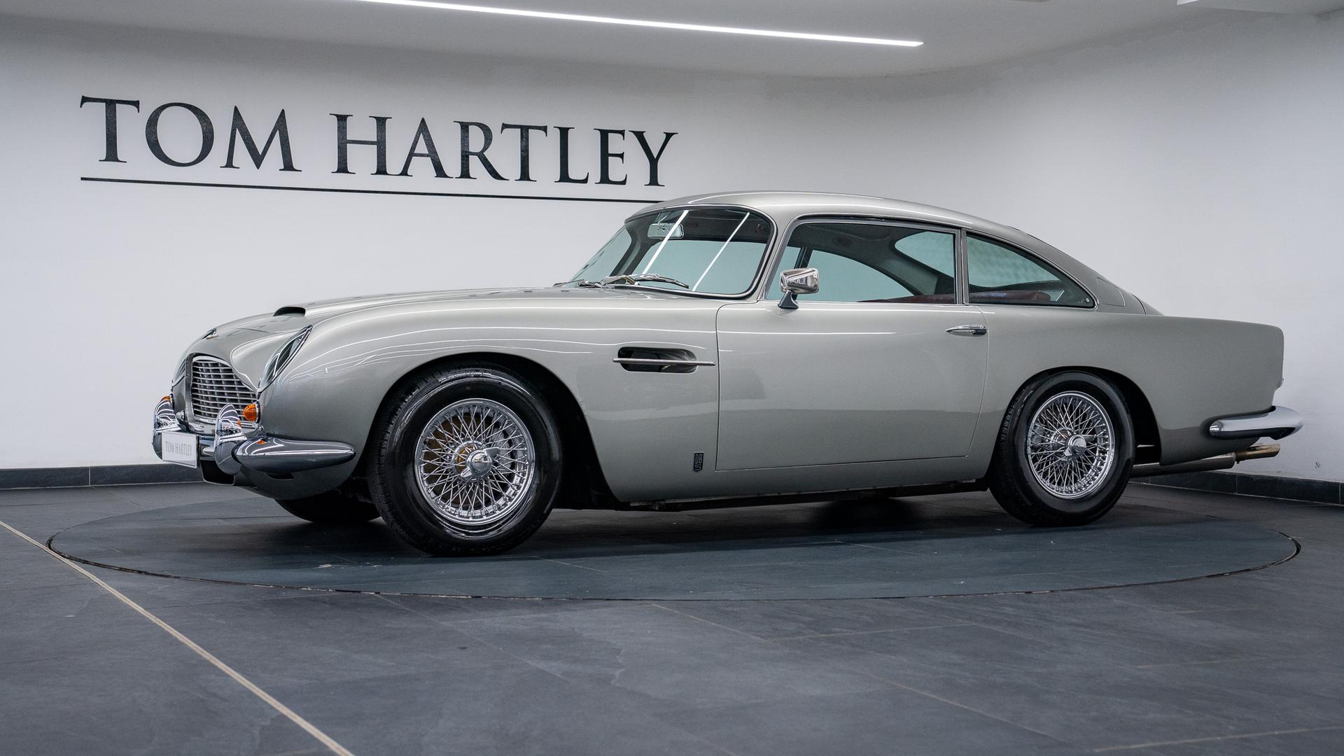 Aston Martin DB5 Photo a0a185c7-20b7-4e1f-9eb1-fa49731b0d89.jpg