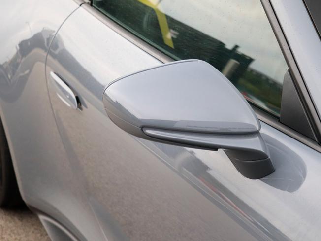 PORSCHE 911 Photo 21