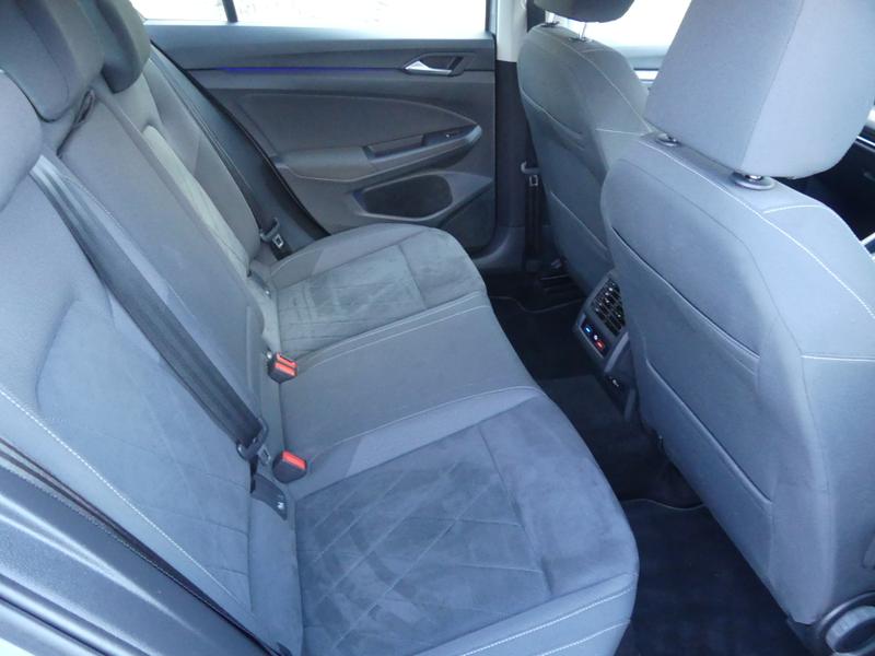 Volkswagen Golf Photo a0b73a6d-4205-45c0-bb4f-c0f4ae4be258.jpg