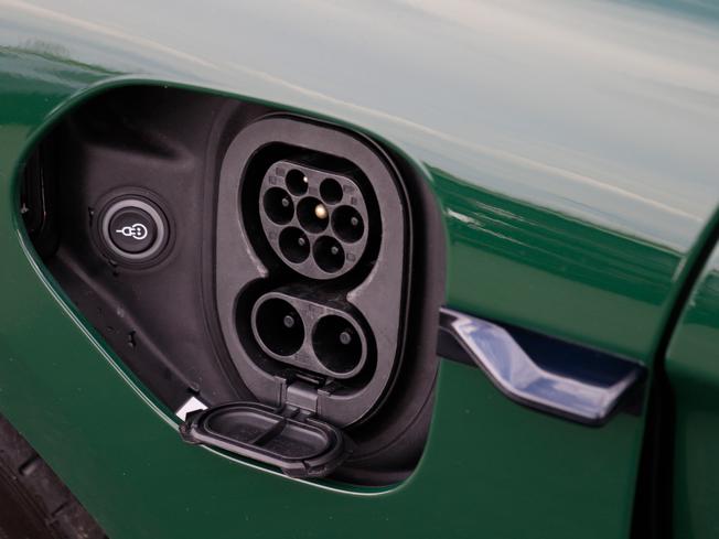 PORSCHE TAYCAN Photo 19