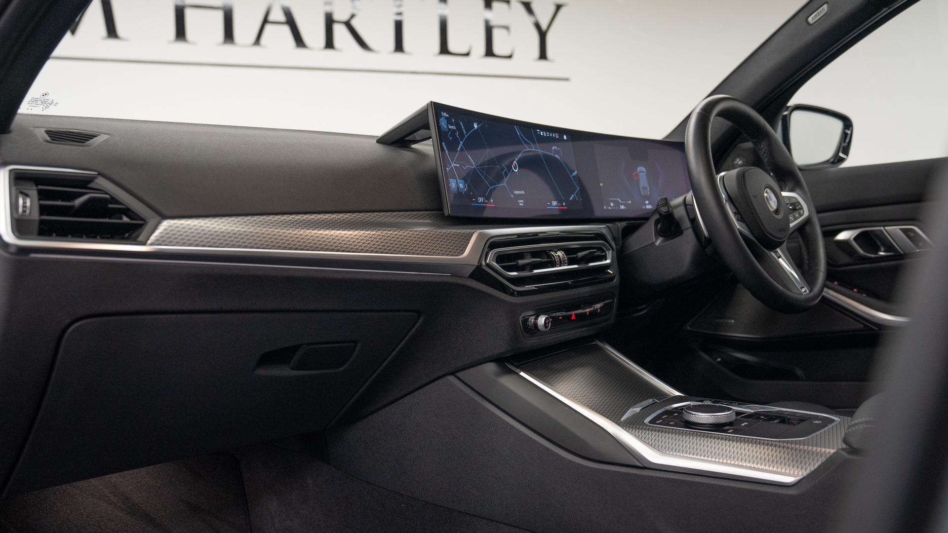 BMW 330i Touring Photo a0c4c34f-812b-41fd-a4bd-cdf682478fc5.jpg