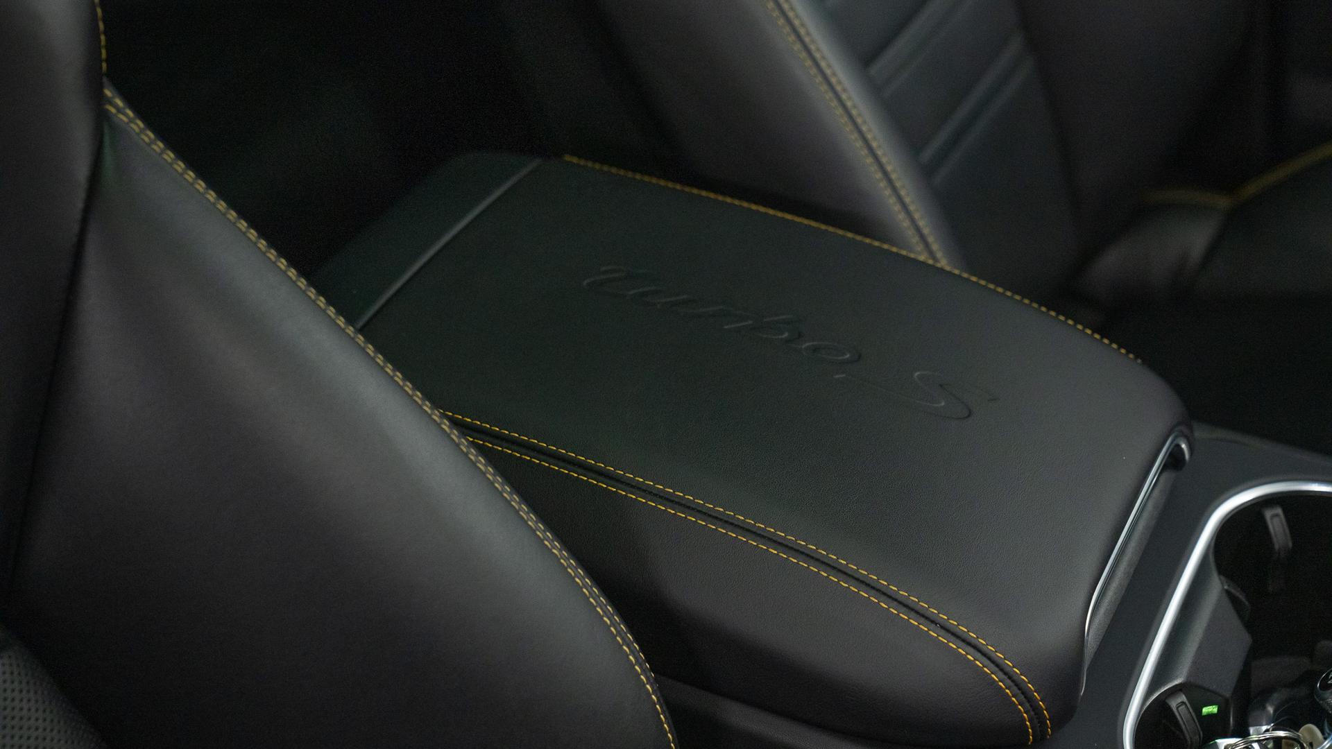 Porsche Cayenne Photo a0d32f6c-0155-4a63-9aff-7c6c74a9bcce.jpg