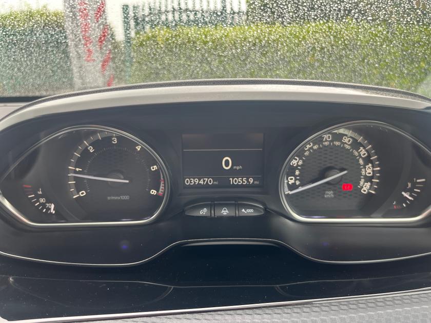 Peugeot 2008 Photo a0e8eb1d-8ef3-4738-815f-ddf9e6fc6132.jpg
