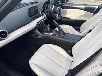 Mazda MX-5 RF Photo 13