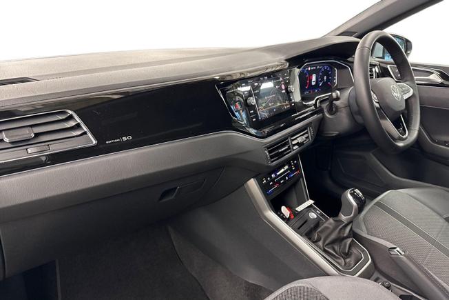 VOLKSWAGEN Polo Photo 2