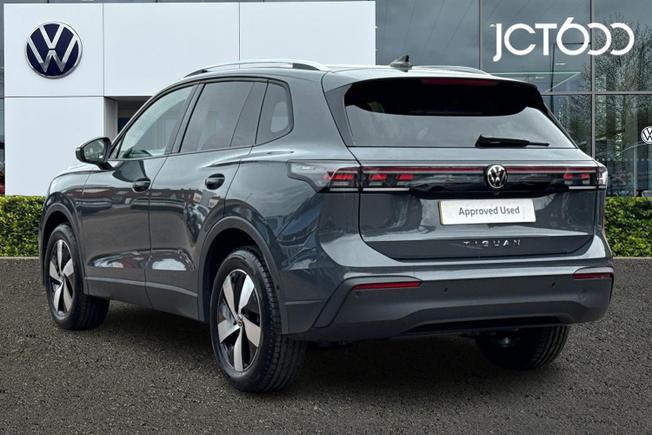 VOLKSWAGEN Tiguan Photo 3
