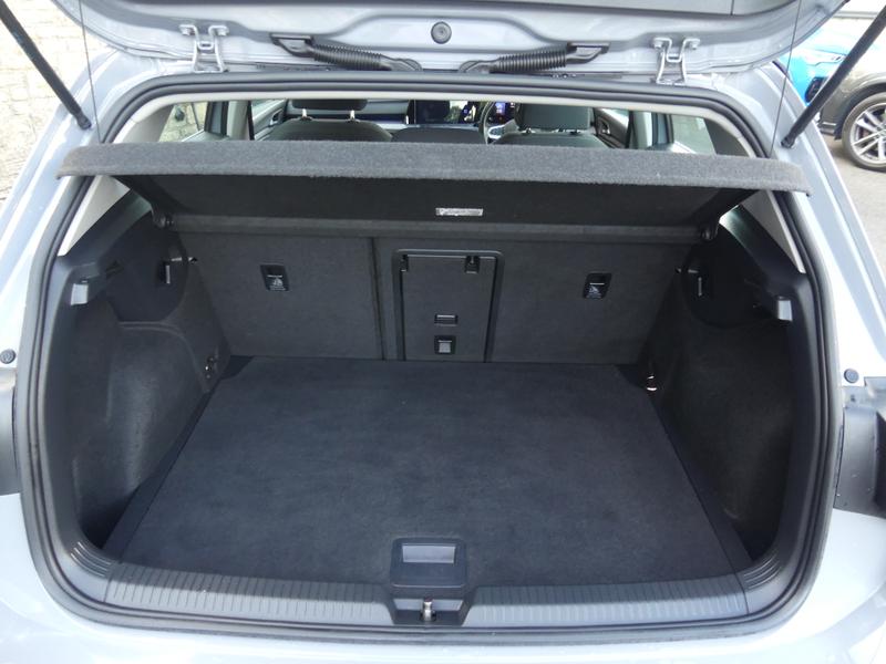 Volkswagen Golf Photo a10dcf2a-d6b2-4475-9b85-5b6511b82e23.jpg
