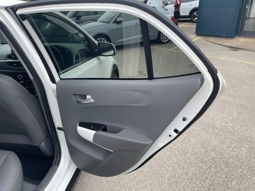 Kia Picanto Photo a1112d4a-00ad-4820-b52b-14b1f0095837.jpeg