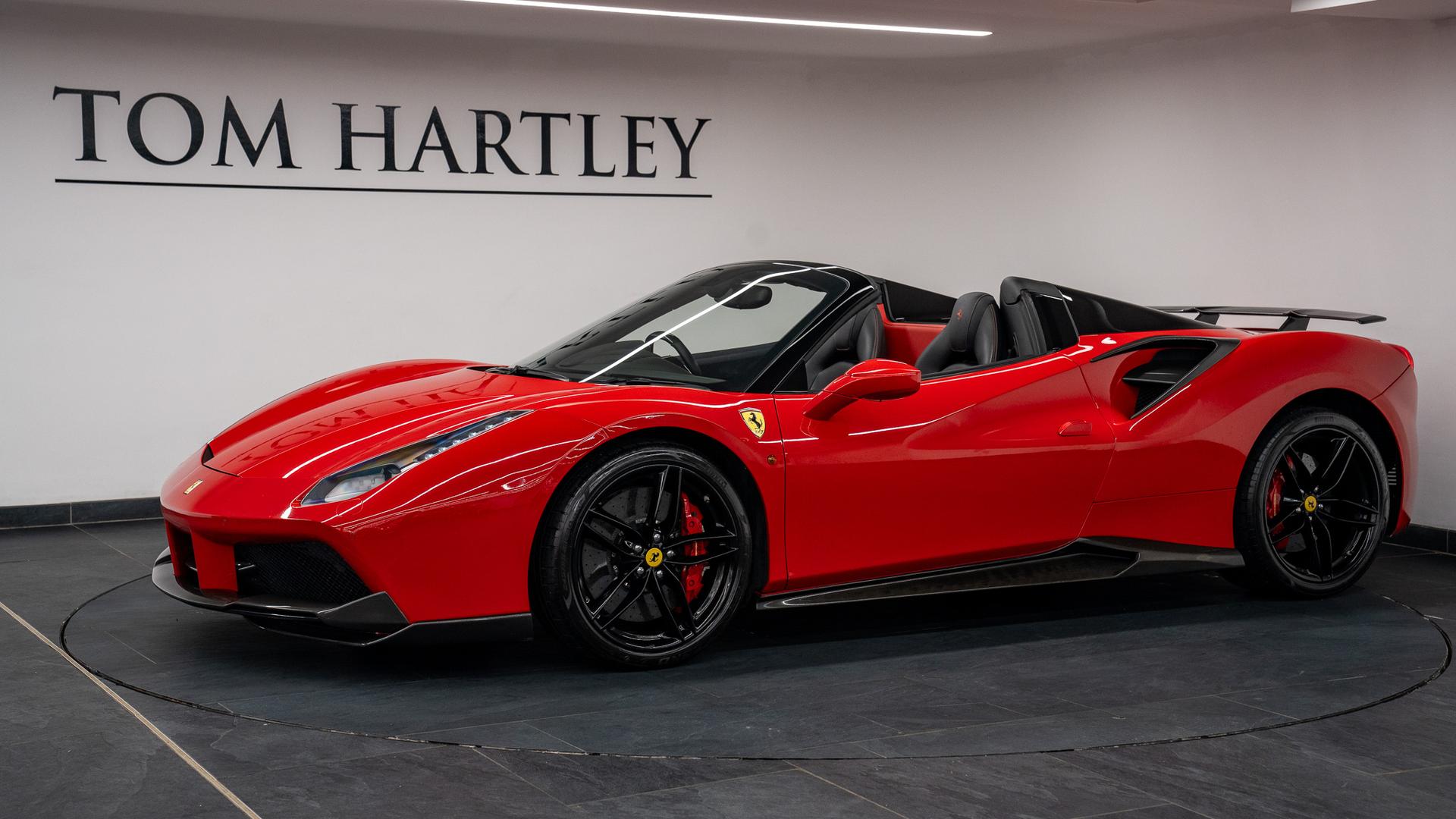 Ferrari 488 Photo a1126142-d3de-4825-b1e7-fb63defb51f0.jpg