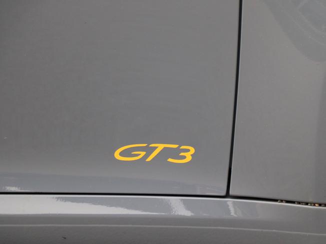 PORSCHE 911 Photo 10