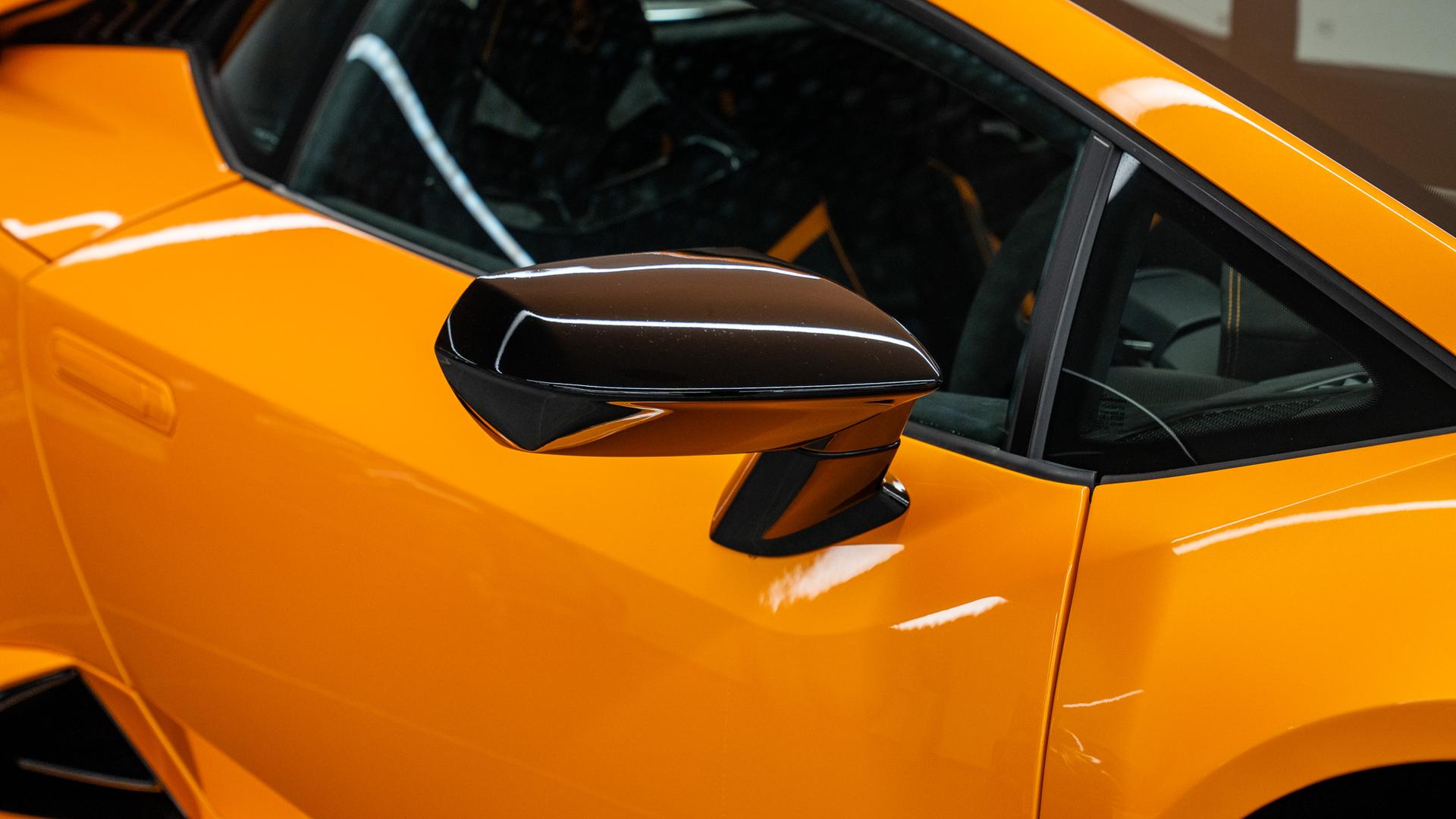 LAMBORGHINI Huracan Photo a14479a5-ae23-4265-950f-41429f597433.jpg