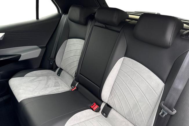 VOLKSWAGEN ID.3 Photo 11