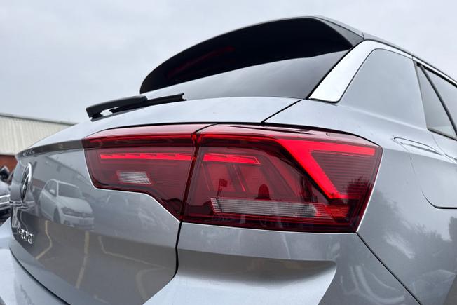 Volkswagen T-Roc Photo 13