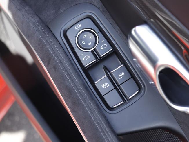 PORSCHE 718 Cayman Photo 16