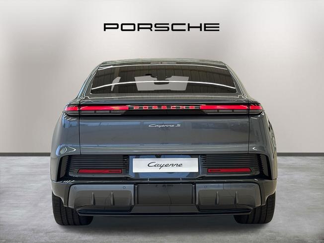 Porsche Cayenne Photo 6