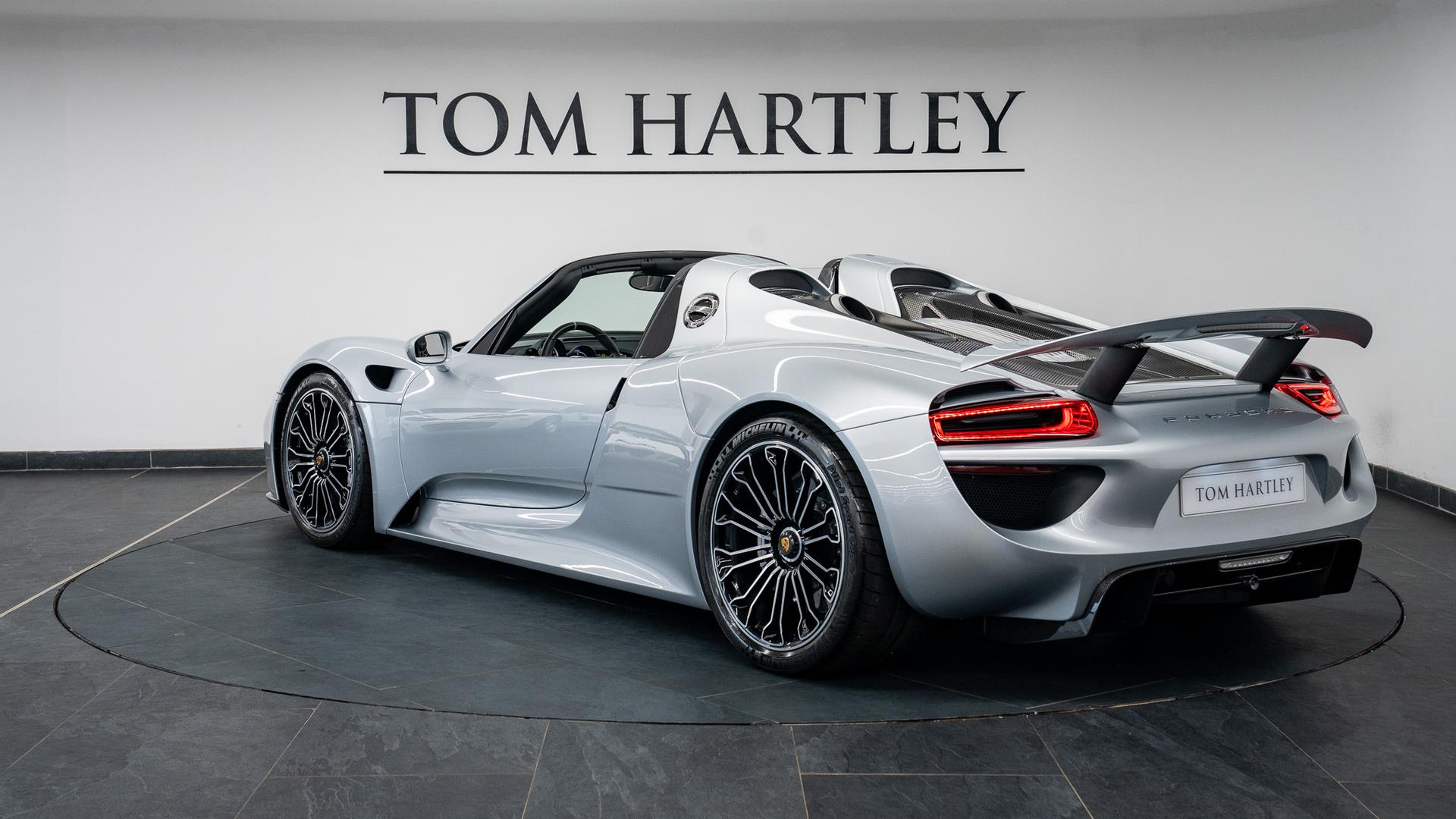 Porsche 918 Photo a17f1000-4d98-4681-8c8e-26589fe826ed.jpg