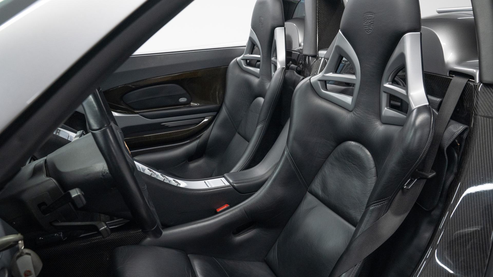 Porsche Carrera GT Photo a190e735-36e4-459e-95b8-16caa0e8f0af.jpg