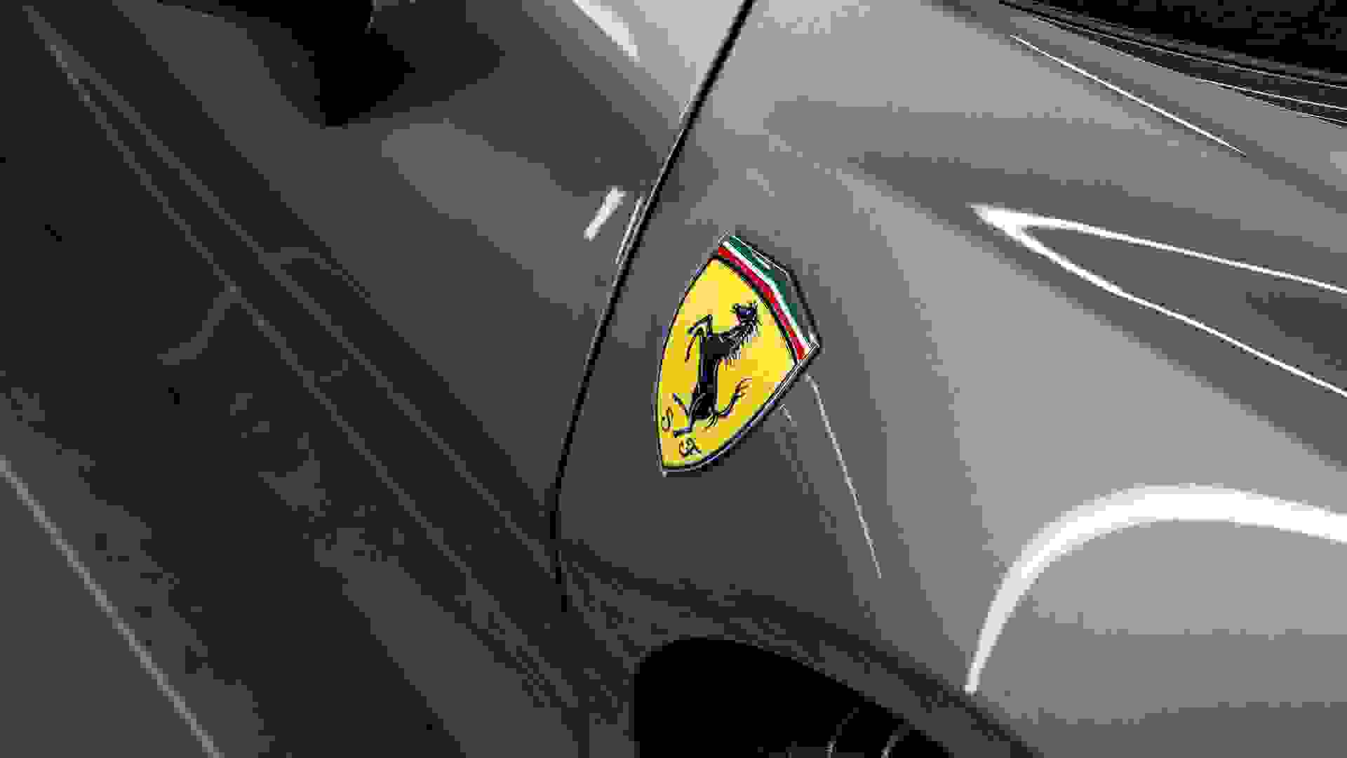 Ferrari SF90 Stradale Photo a19b4014-4c64-4461-bb43-d6bce07d7d1e.jpg