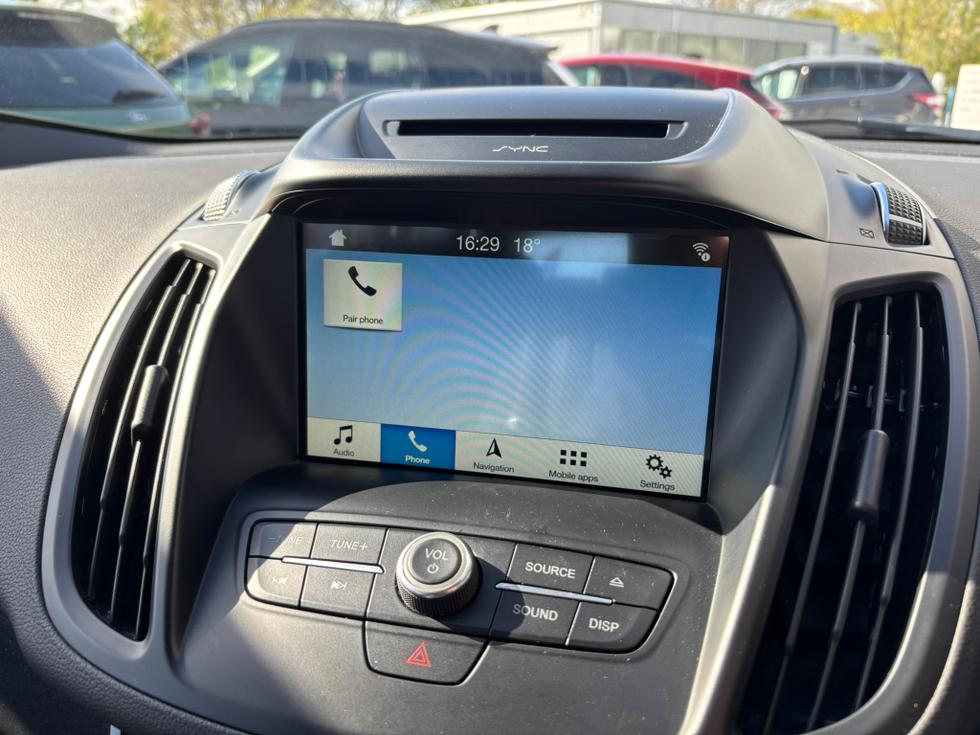 Ford Kuga Photo a1a140f3-3227-44df-a378-e01fc382600e.JPEG