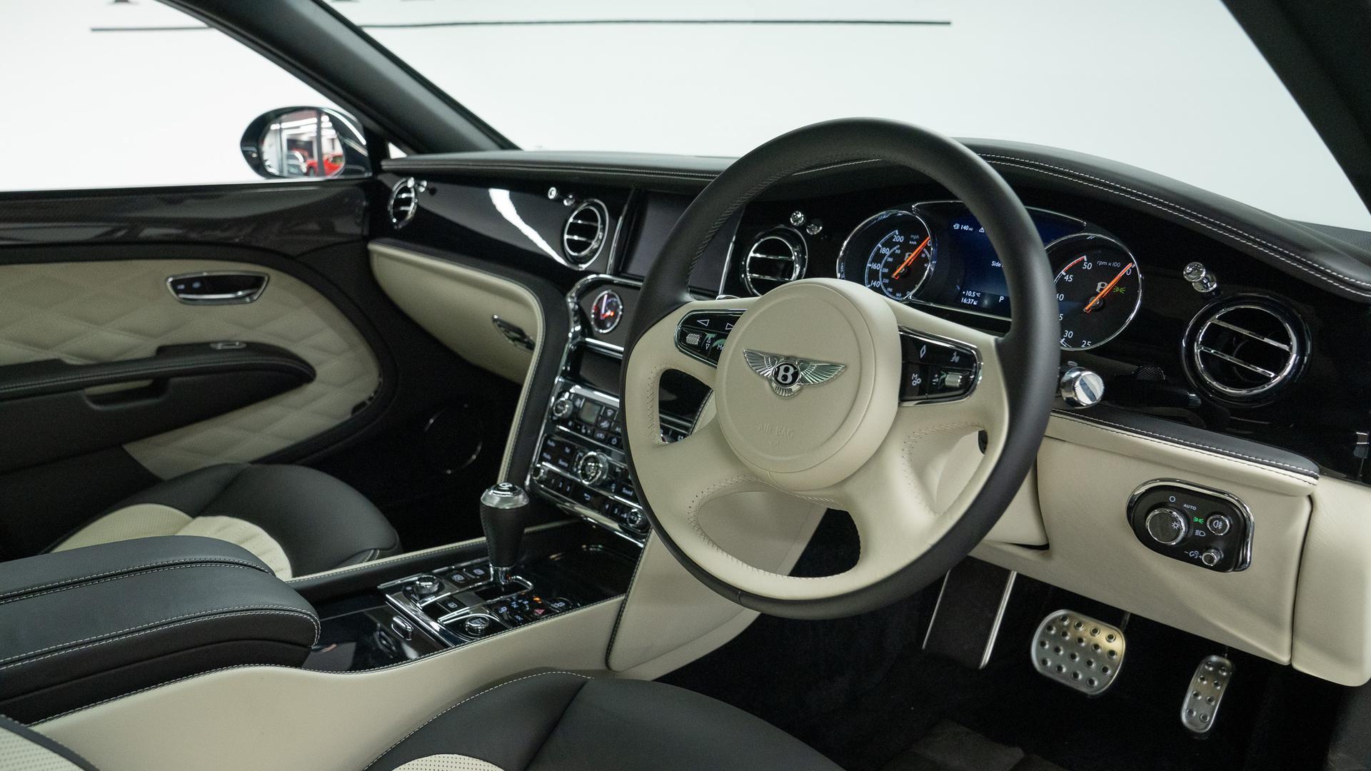 Bentley Mulsanne Photo a1b9114c-2d19-43ab-afdb-29b690652f8c.jpg